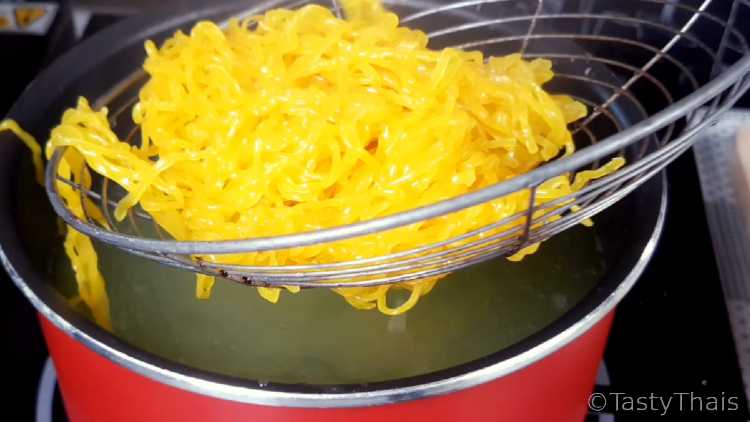 Khao Soi Recipe - A Delicious, Creamy & Filling Curry from Northern Thailand Boiling the soft Egg Noodles