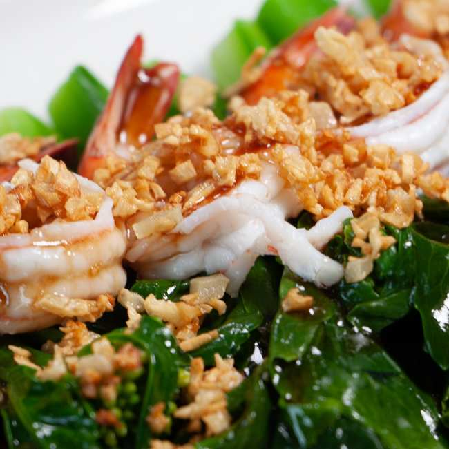 Chinese Kale with Shrimp & Oyster Sauce photo of stir fried chinese kale in oyster sauce with shrimp