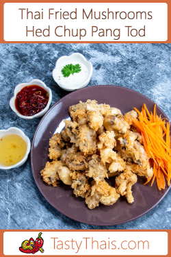 photo of deep fried mushrooms with Thai sweet chili sauce