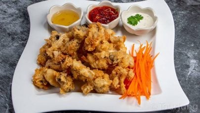 photo of crispy fried mushrooms with sweet chili sauce