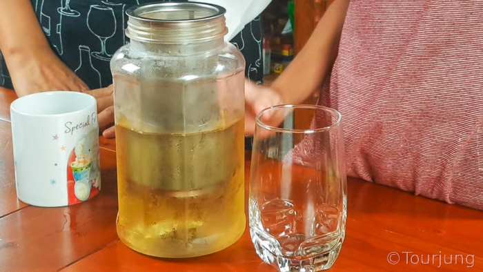 How to Make Cold Brewed Tea - Jasmine Green Tea Recipe Zero Calories Cold brewed green tea in a fine mesh for easy straining