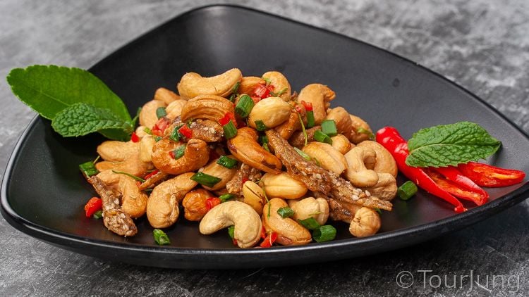 Awesome Spicy Cashews Recipe - Thai Yum Med Mamuang with Chili Photo of Thai Chili Spicy Cashews Party Mix Dish