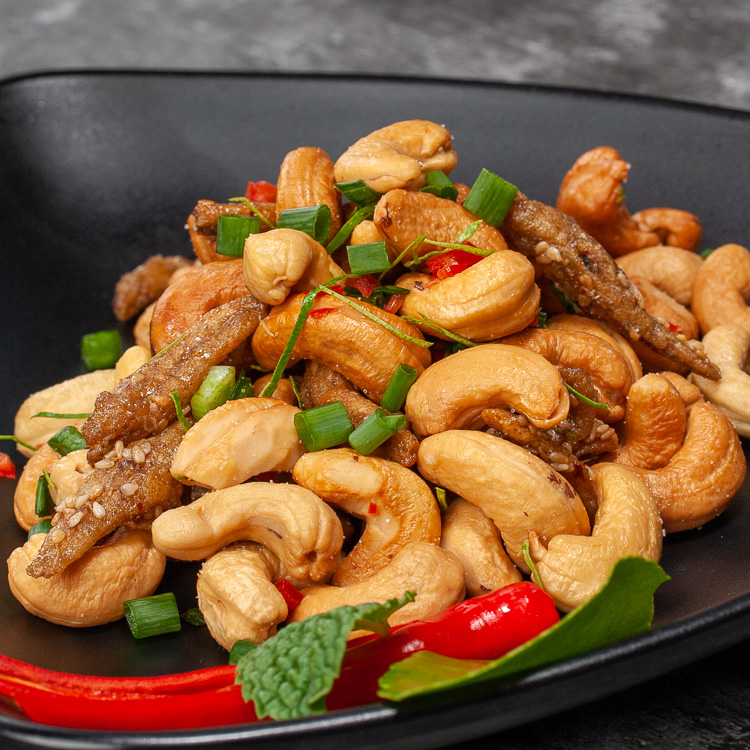 Awesome Spicy Cashews Recipe - Thai Yum Med Mamuang with Chili