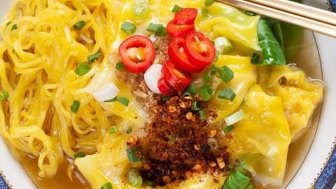 Easy Wonton Noodle Soup Recipe - Thai Bar Mee Kiew Nahm photo of chicken noodle soup thai style