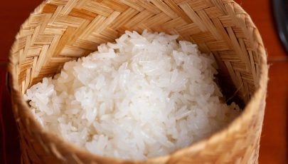 photo of sticky rice perfectly cooked and served up in a gradik