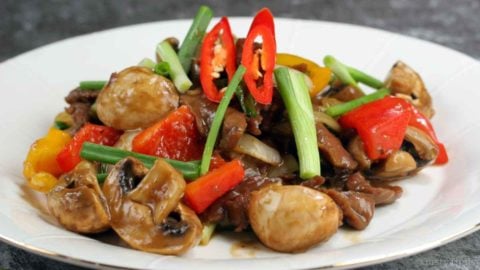 Best Stir Fried Beef in Oyster Sauce - Tasty Thai Recipe photo of beef in oyster sauce stir fry plated