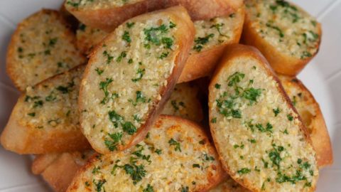 Quick & Easy Air Fryer Garlic Bread in 7 Minutes or Less