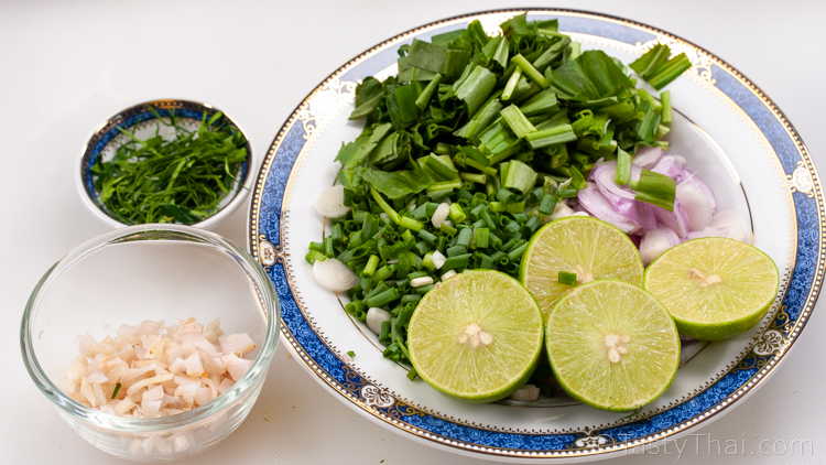 Best Larb Gai (Chicken) Salad - Authentic Northeastern Thai Recipe Herbs and other ingredients for Laab Gai