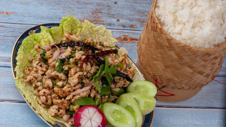 Best Larb Gai (Chicken) Salad - Authentic Northeastern Thai Recipe Delicious and low calorie Thai minced chicken salad