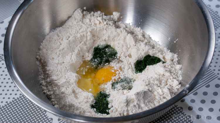 Green egg noodles are made by adding pureed greens such as spinach to give color