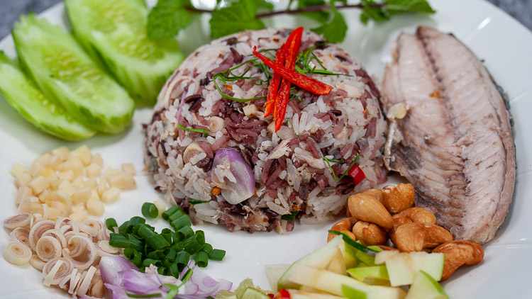 Awesome Thai Rice Salad / Mackerel Salad - Khao Yum Pla Tu Mackerel Rice Salad with Side Fillet Recipe