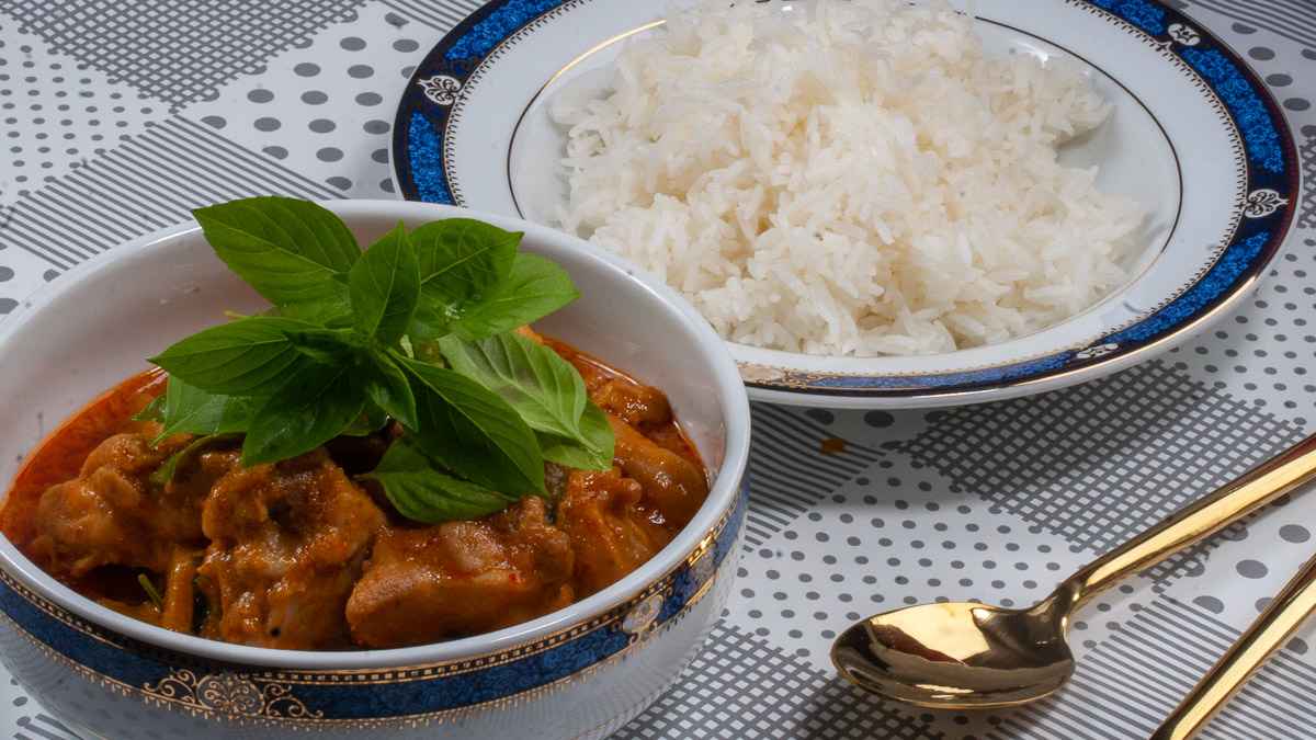 Thai Coconut Chicken Curry Recipe with Pumpkin - Filling Thai Red Curry