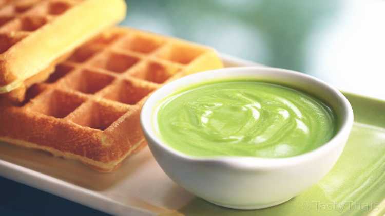 Pandan Drink - Thai Refresher and Cooling Beverage Pandan custard is used in cake and bun fillings or just on toast.