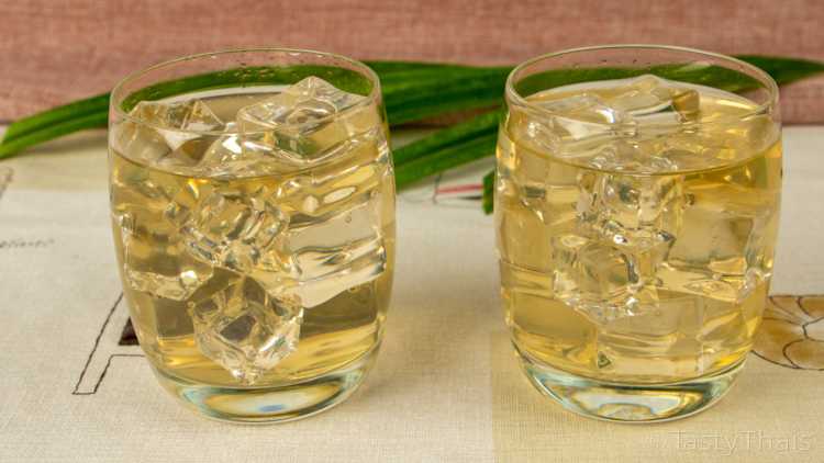 Thai cooling drink made from pandan leaves - healthy and refreshing
