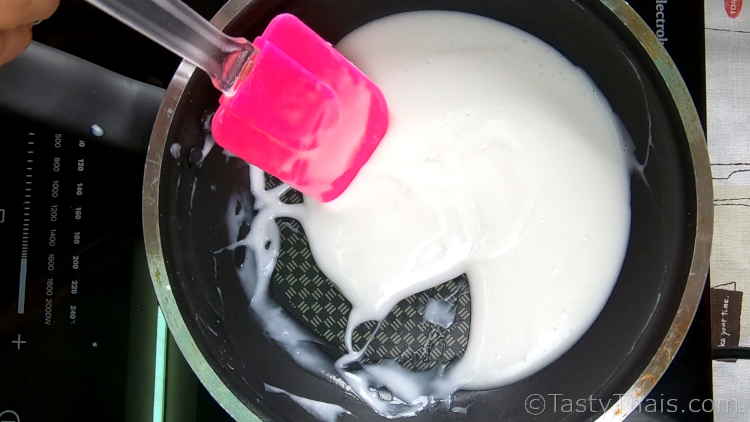 Delicious Thai Sweet Rice Recipe for Mango Sticky Rice Cake Making the coconut topping sauce for mango sticky rice duo cake