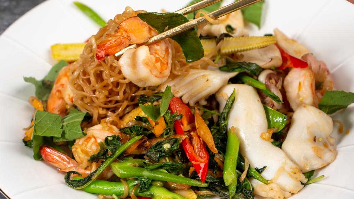 Seafood noodles discount