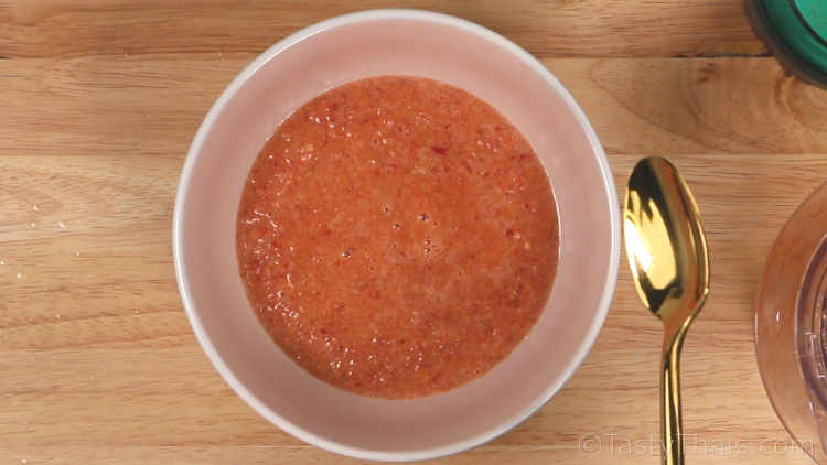 Red and spicy Thai seafood sauce