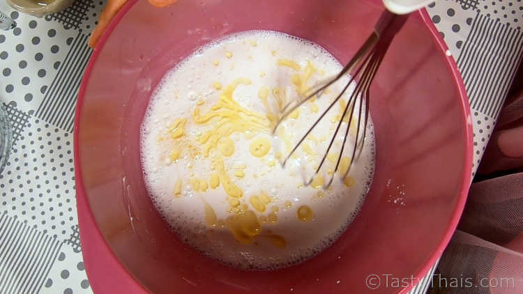 Homemade Flat Wide Rice Noodles for Stir Fry - Thai Sen Yai Homemade Flat Wide Rice Noodles for Stir Fry - Thai Sen Yai